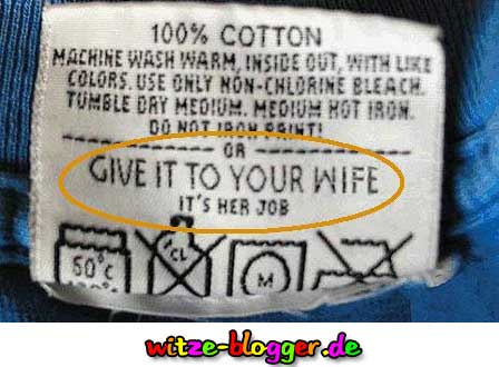Frauen sollen waschen Kleidung